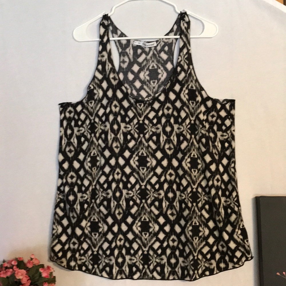 Sleeveless Aztec Print Tank Top.